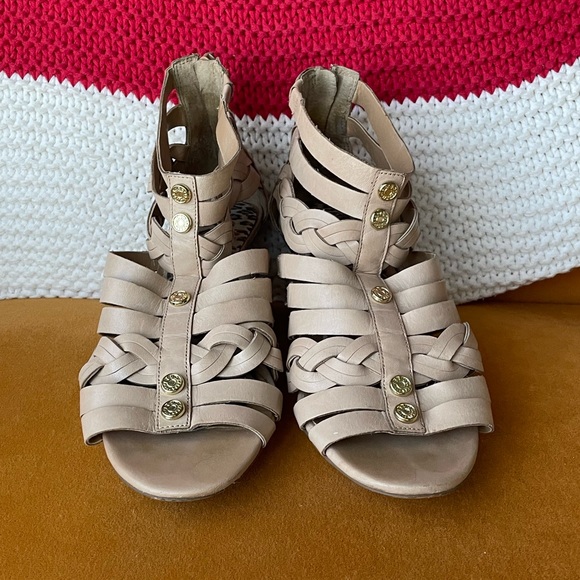 BCBGeneration Vibrant Beige Gladiator Sandals - Size 7.5 - Picture 4 of 4
